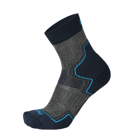 CA03069 Lightweight EXTRA DRY Hike Crew Socks