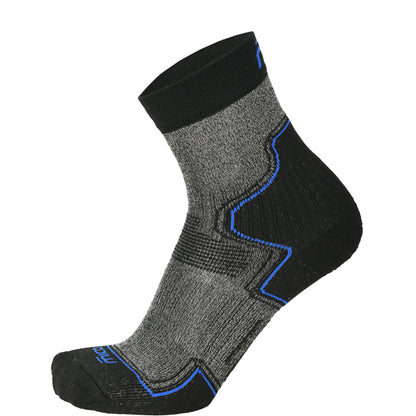 CA03069 Lightweight EXTRA DRY Hike Crew Socks